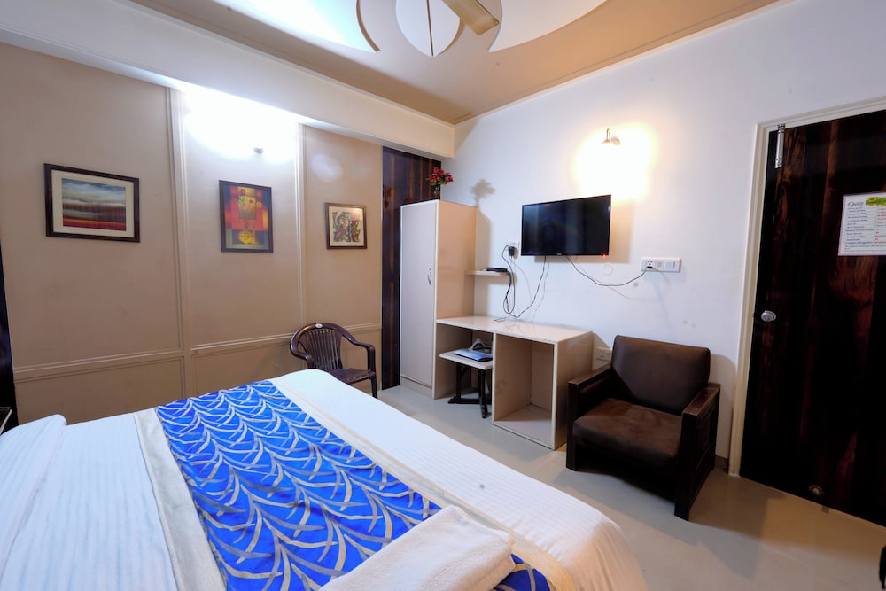 Hotel Opera Delhi Airport