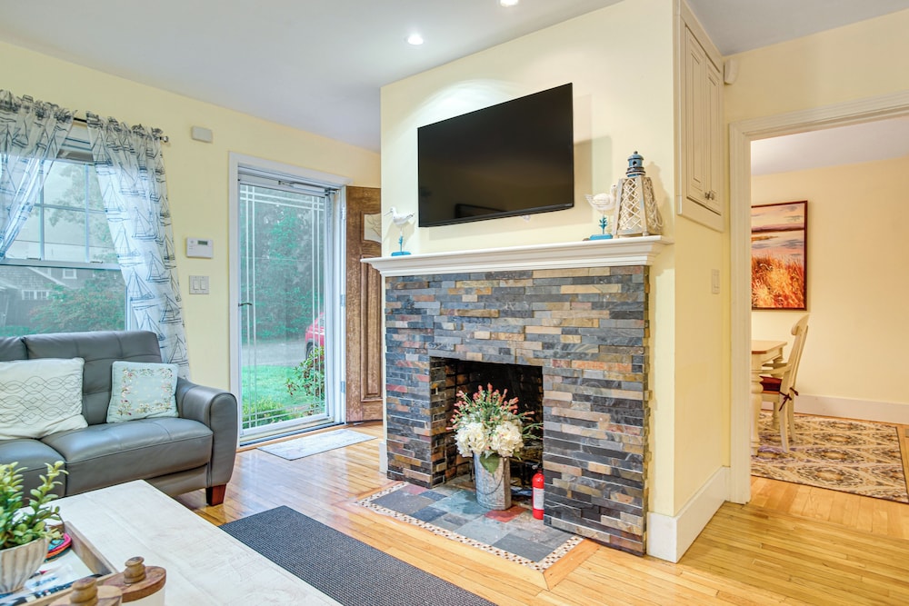 < Half-mi to Shore: Harwich Port Beach House