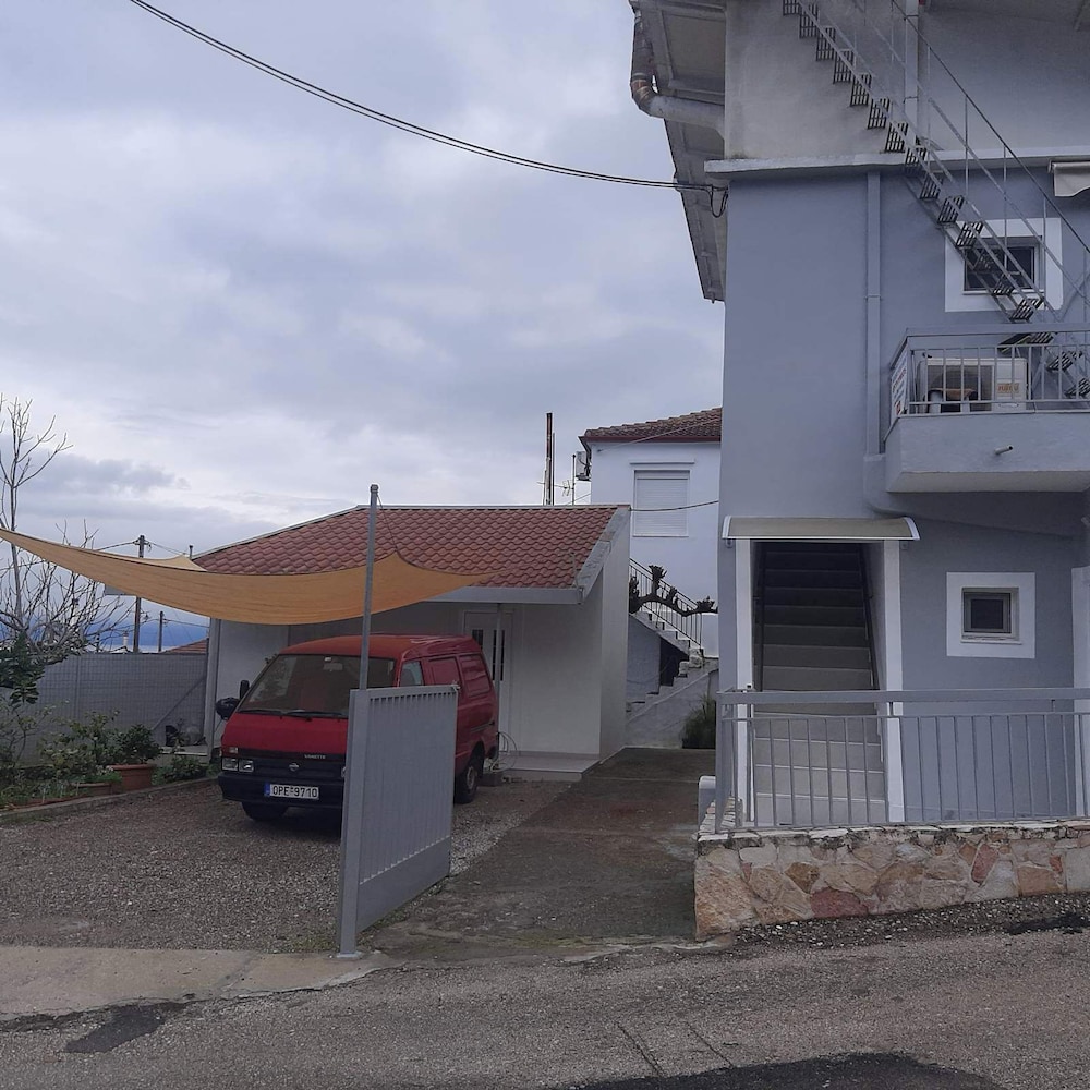 Cozy Grammatikou Home - Traditional Stay Parking