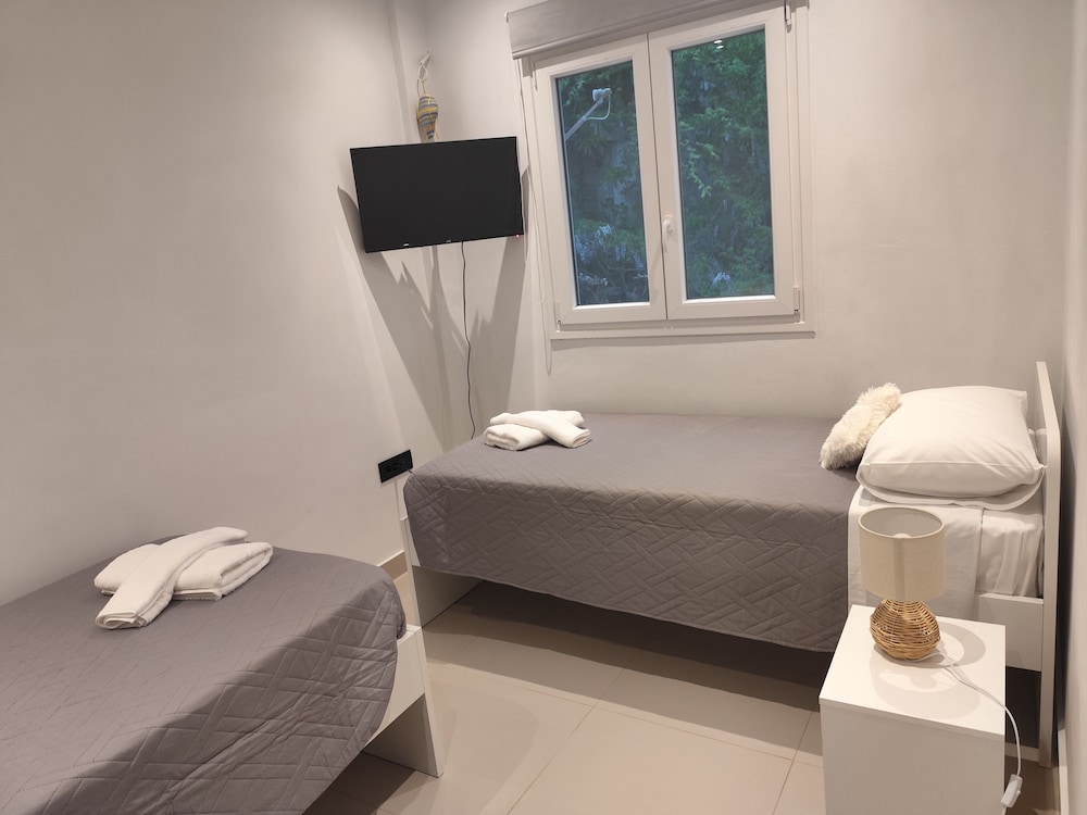 La Casa di Kosta Luxury Apartment, Kontogialos Beach, sea Views