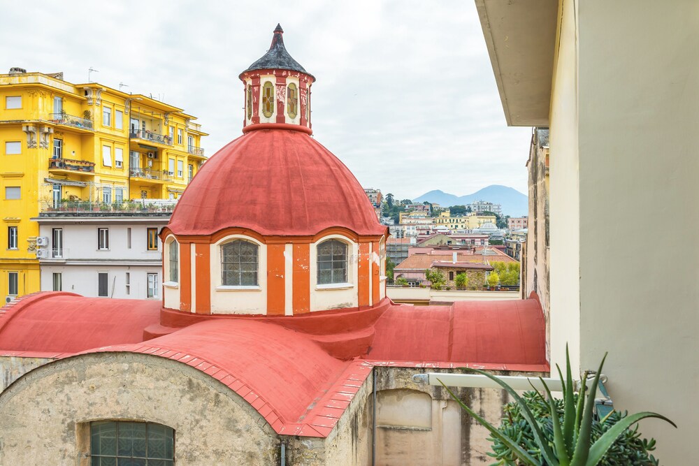 Colonna Classic Style Apartment