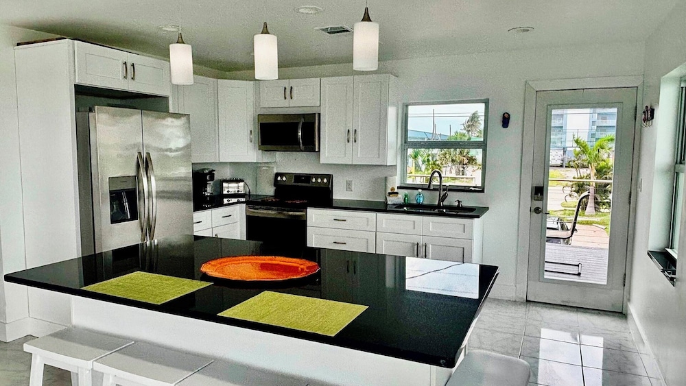 Orange Bay Retreat - Amazing View