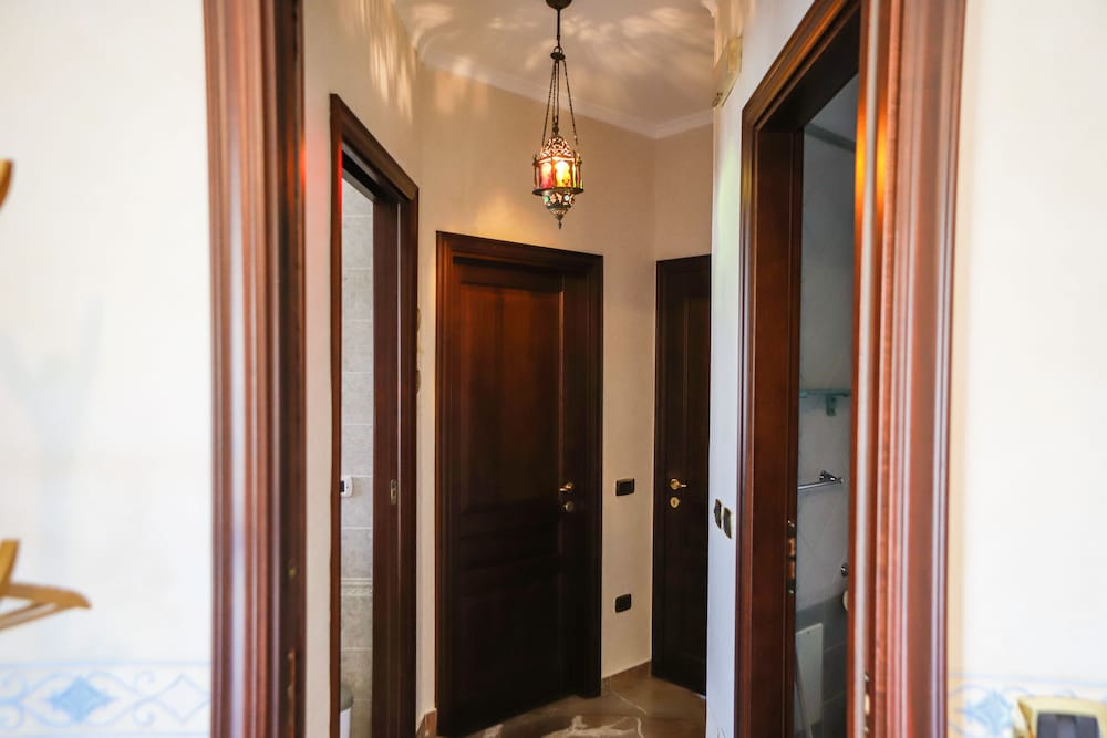 Appartamento Con Terrazzo A Capodimonte
