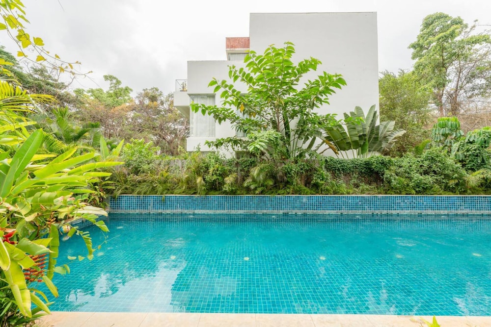 Chic 2BR Retreat in Assagao Near Bawri Izumi