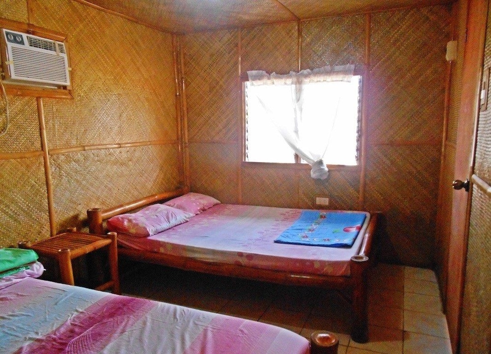 Mar and Em's Bamboo Cottages