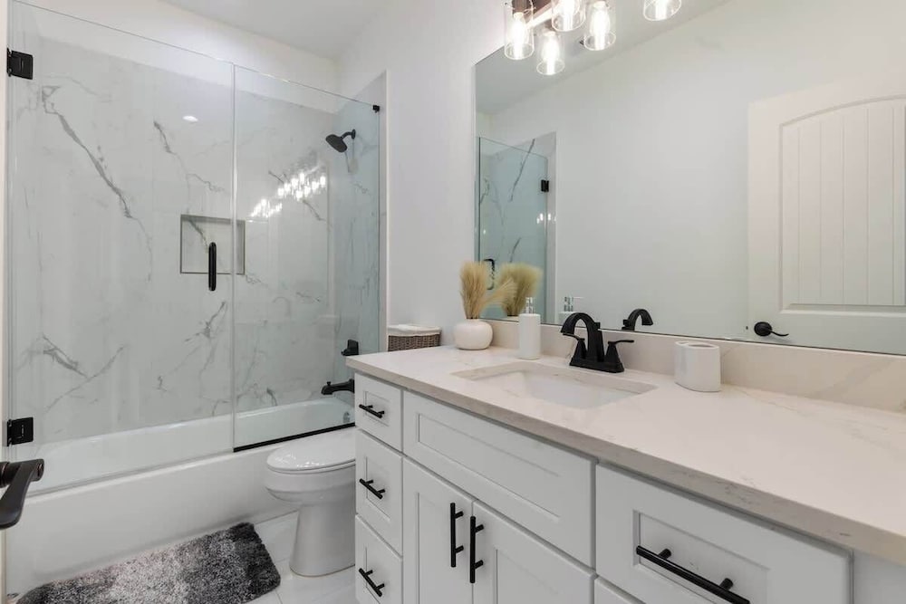 Modern 3BR Family Retreat in Downtown Houston