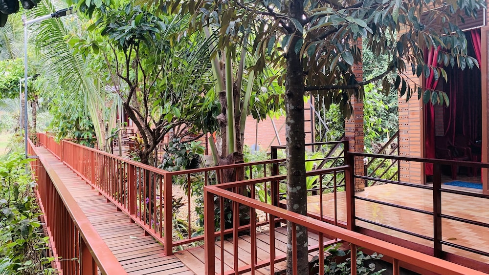 Gibbon Singing Homestay