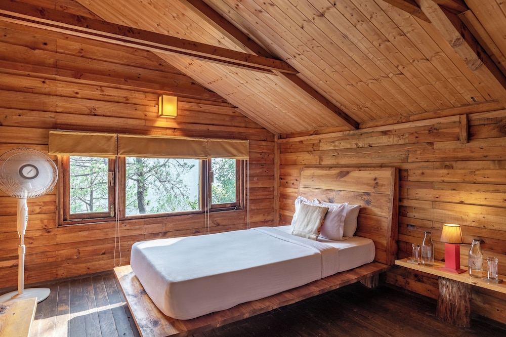 Alaya Stays Suro Woodcrest Chalet