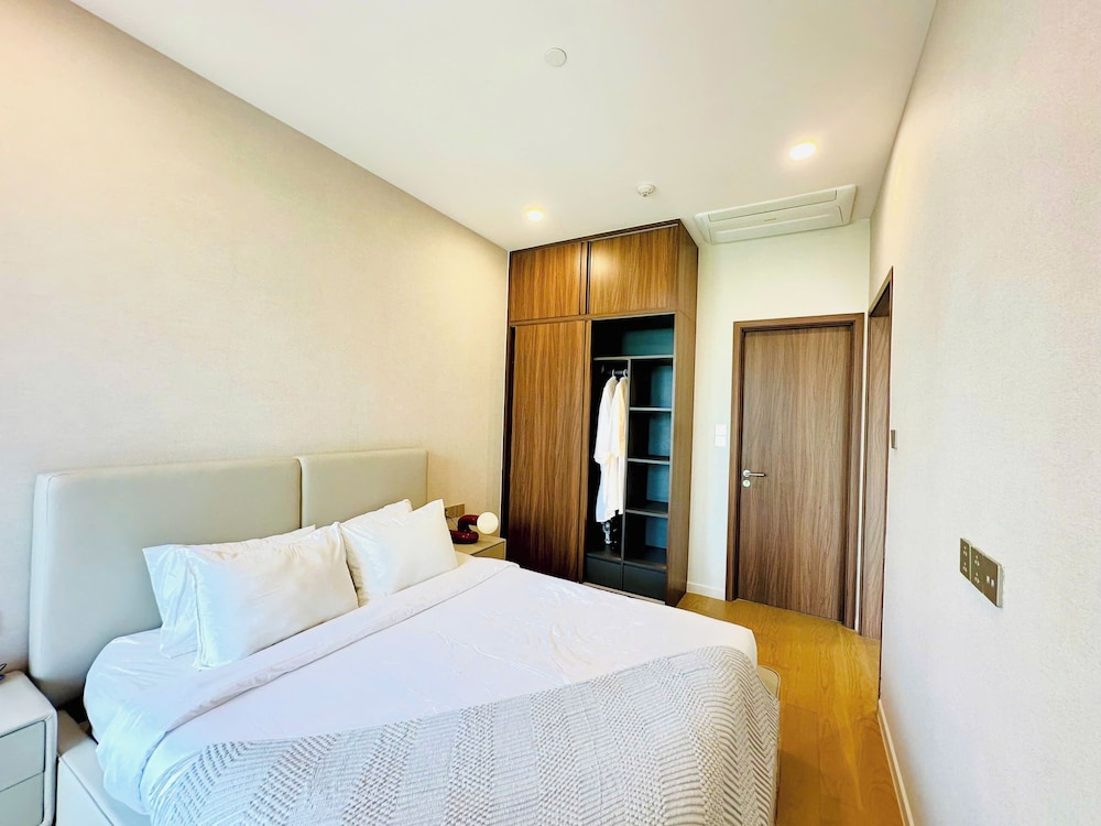 Metropole The Crest Thu Thiem Apartment