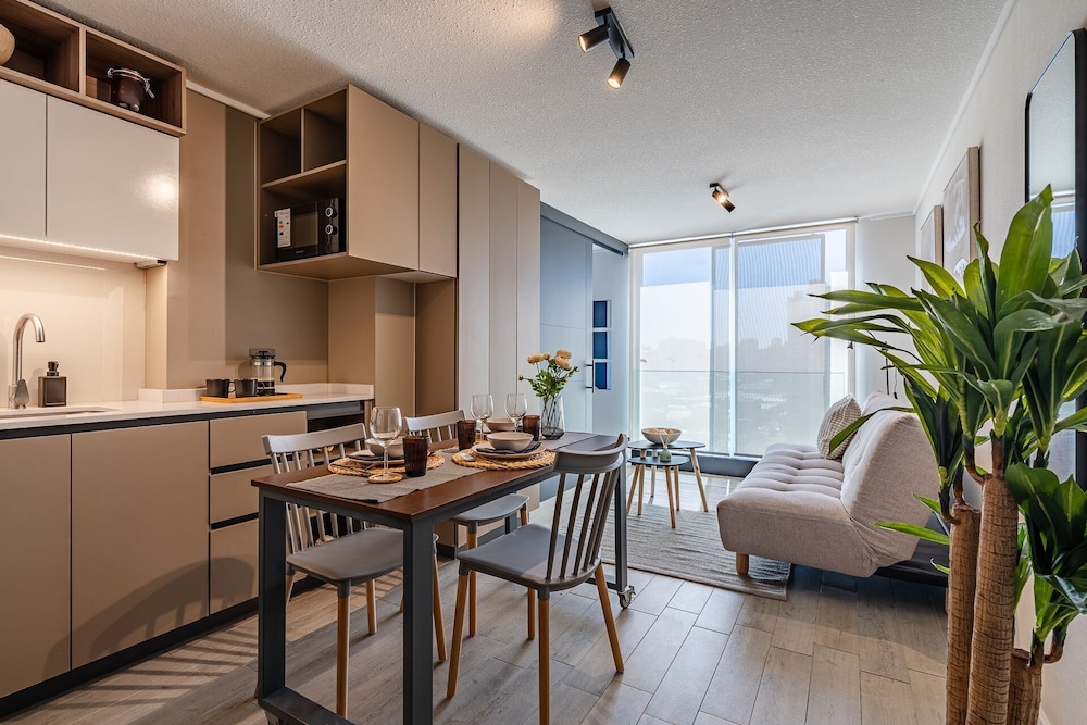 Santa Elvira Apartments