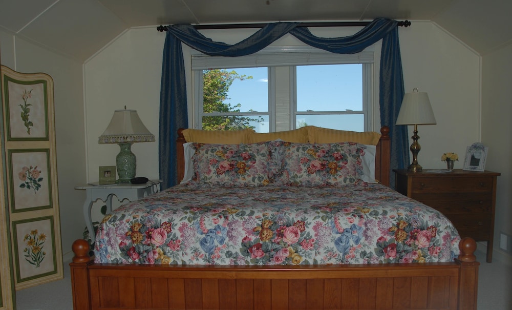 The Guesthouse at Rosecrest Farm view 2