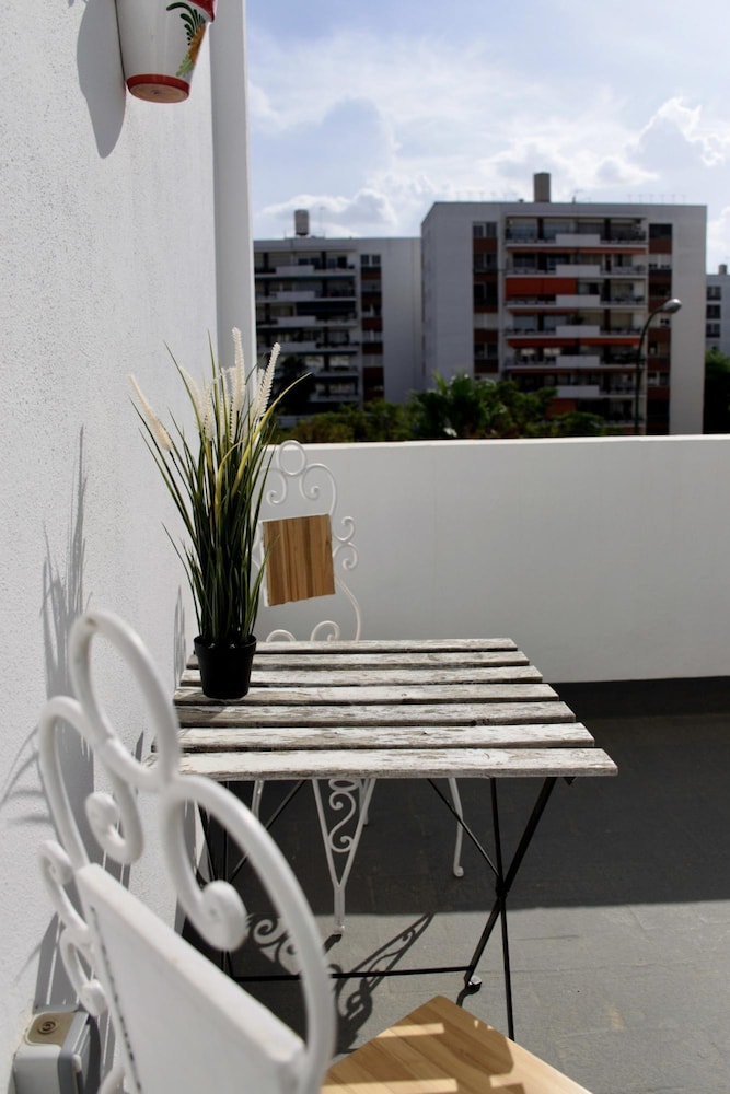 Cheerful 6 Bedroom House in Seville With Terraces
