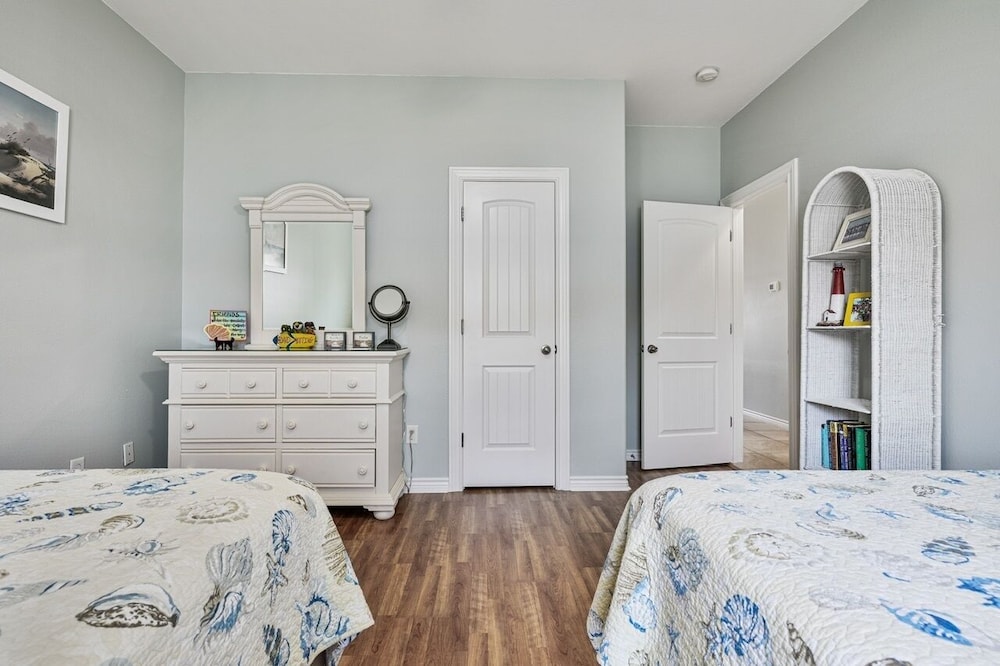 Outlaw's Inn 3 Bedroom Home
