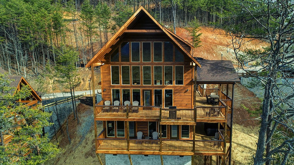 A River Runs Through It - 3 Bedrooms, 3 Baths, Sleeps 12 Cabin by RedAwning