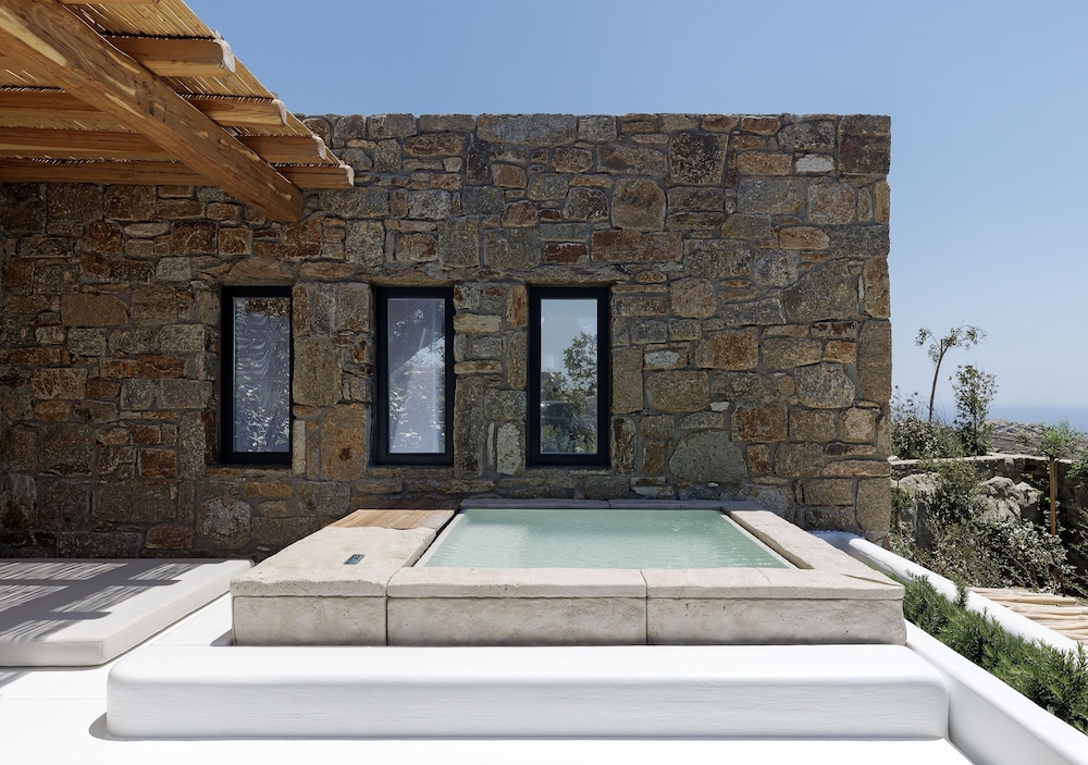 WhiteArt Suites