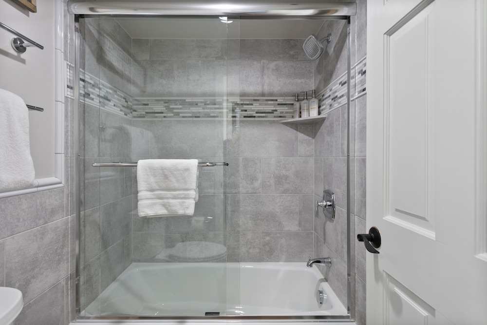 105 - Three Bedroom with Spa Ridgepoint 3 Condo