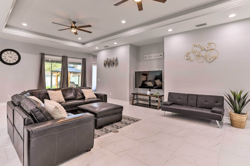 St Pete Escape w/ Patio & Yard: 6 Mi to Beach view 3