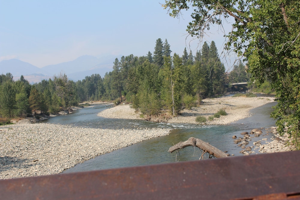 Methow River Lodge & Cabins