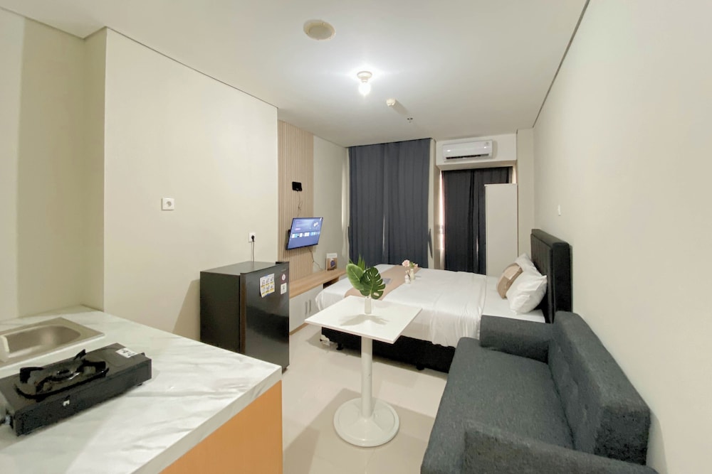 Best Furnished And Homey Studio Nifarro Park Apartment