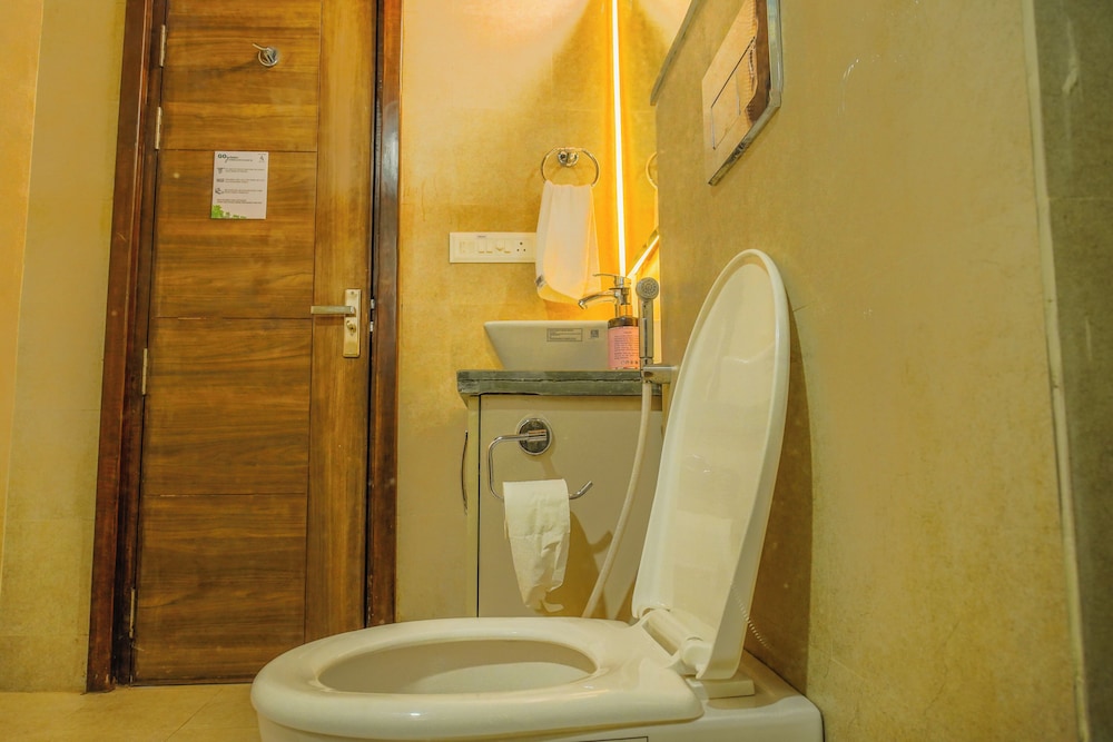 Alaya Stays Veera Marina 3 BHK Apartment