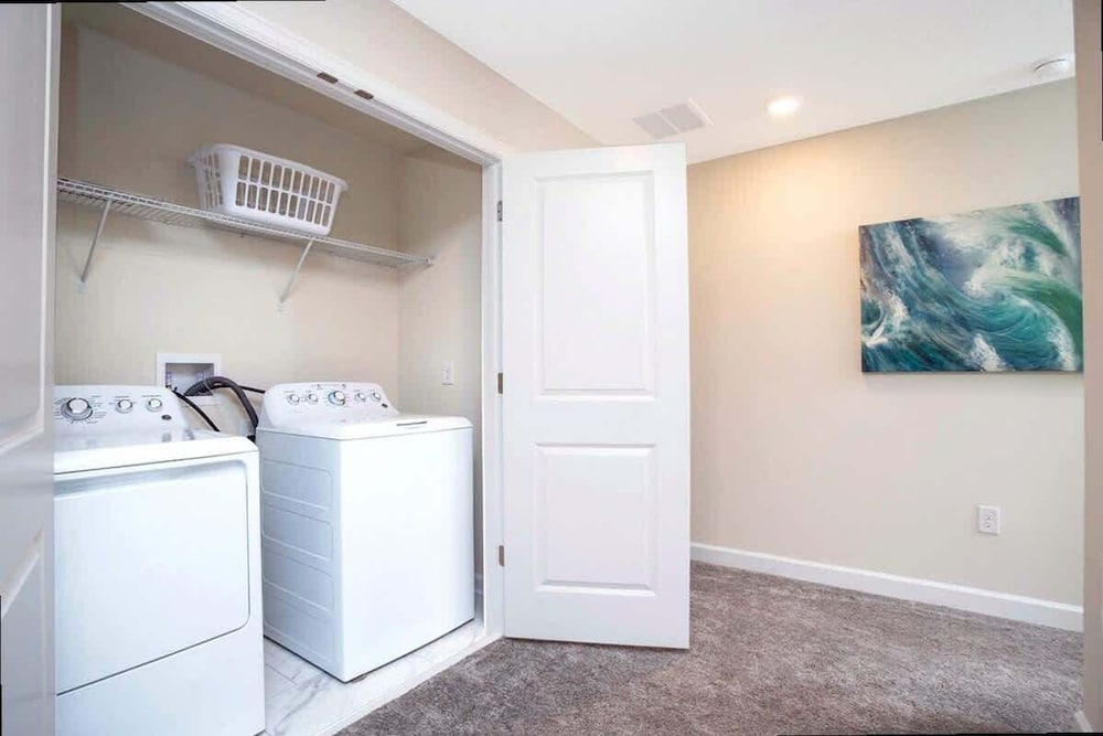 Spacious 7BR w Pool Spa Game Room Near Disney