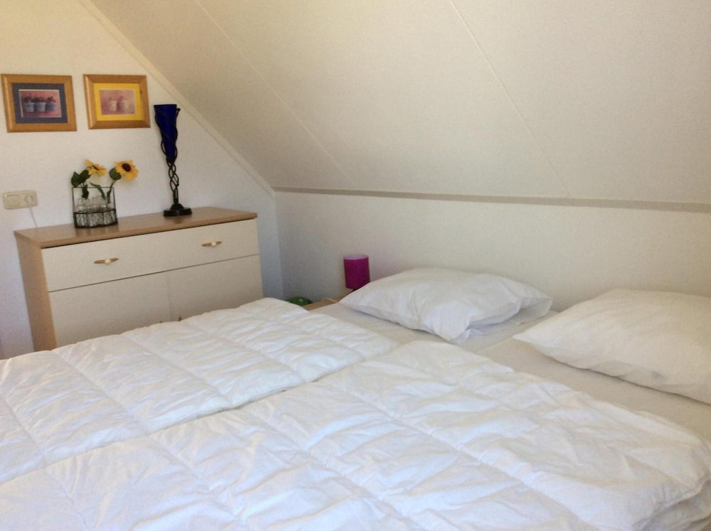 Bungalow for 6 People Near Beach