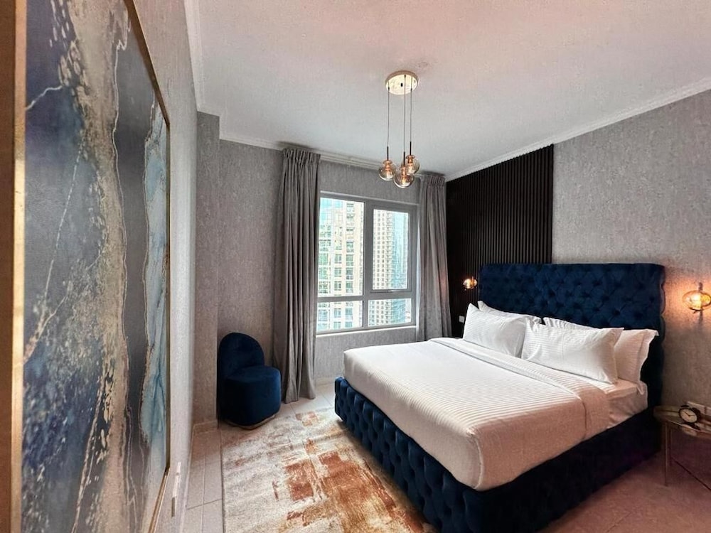 Durrani Homes - Grand 5BR besides Burj khalifa and Fountain view