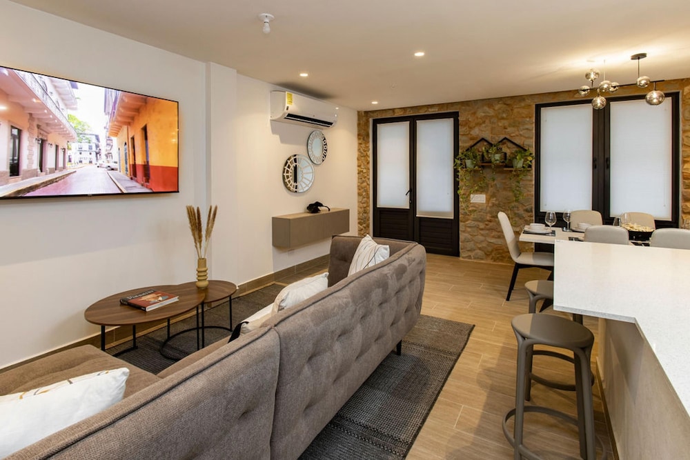 The Acapella Condo by Acomodo
