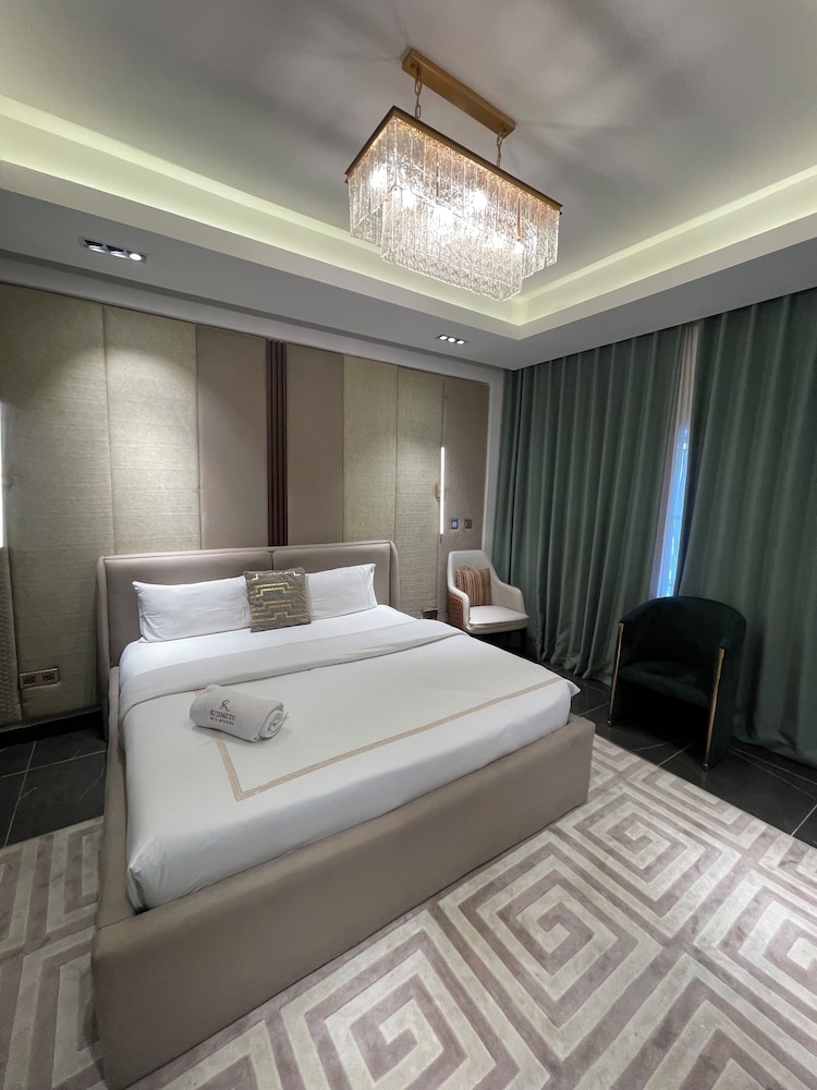 Sujimoto Residences Precious