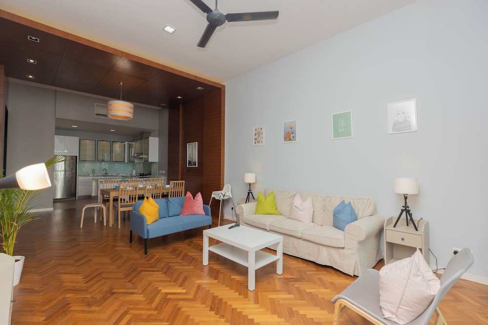 Straits Quay Waterside Suites