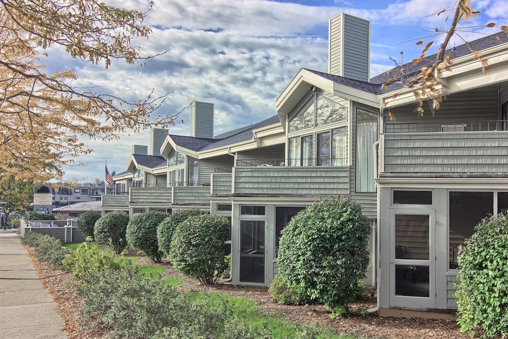 Hotel Pointes North Inn - Image 1