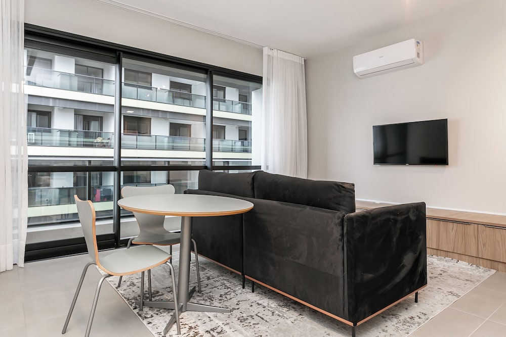 Studios Tower by Viva - Prédio com piscina e estacionamento no centro de Floripa