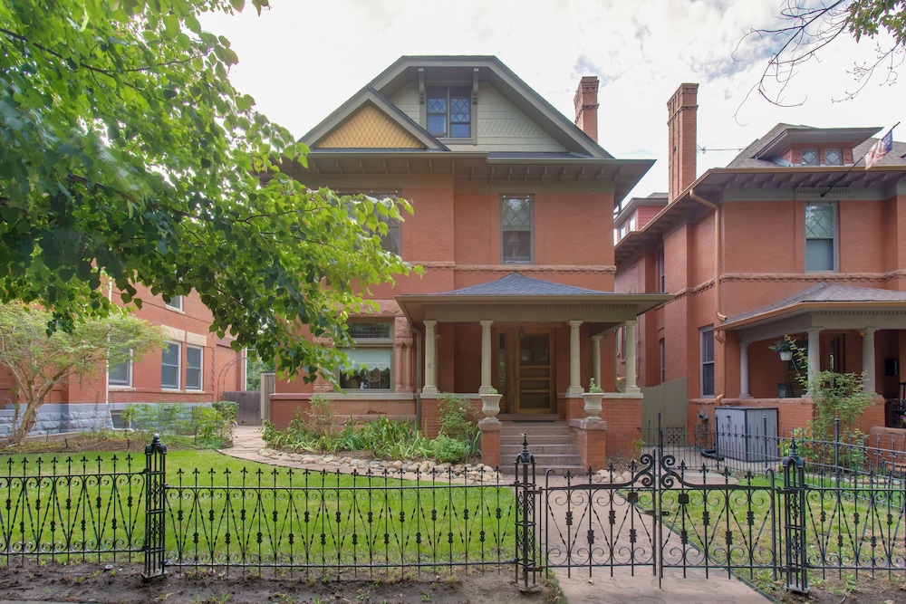 2 Mi to Dtwn: Walkable Cheesman Park Apt