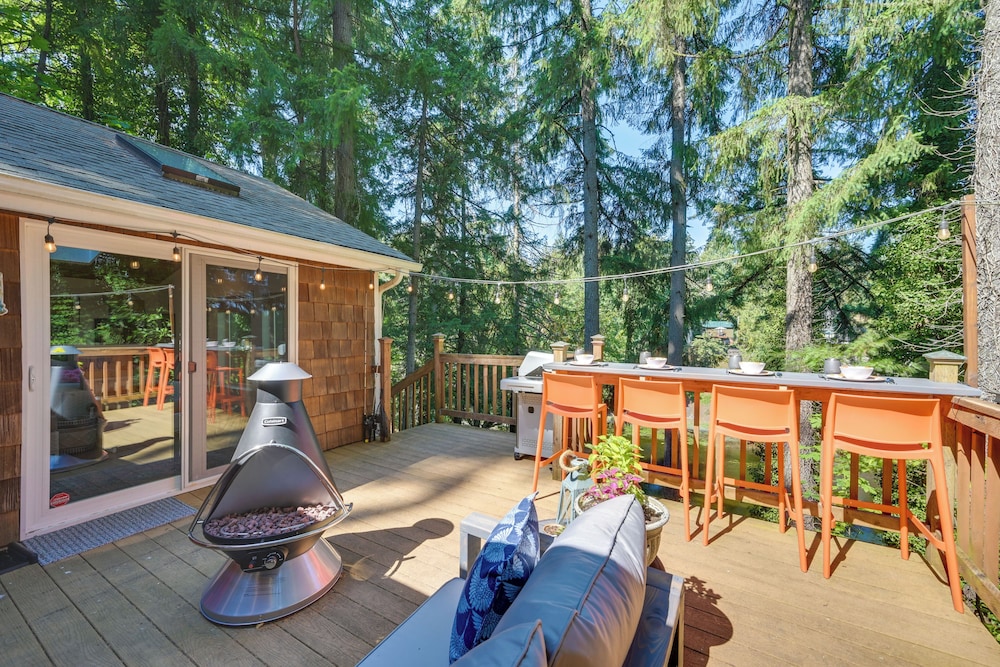 Waterfront Gem on Lake Saint Clair w/ Private Deck
