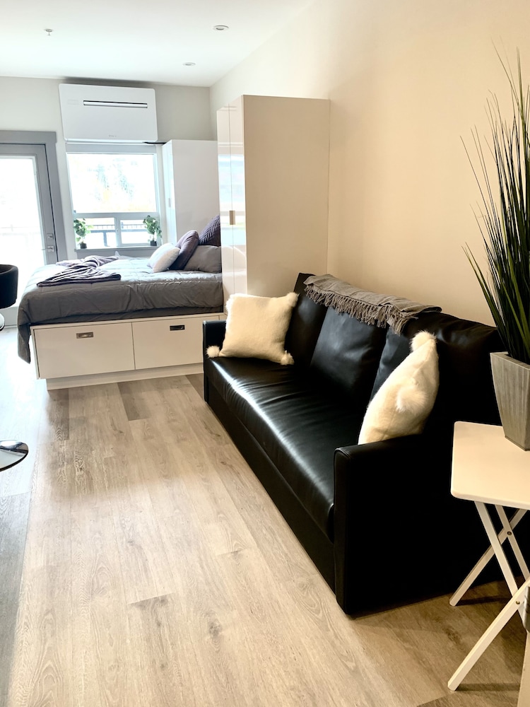 Vernon Vacations - Romantic Lakeside Studio Suite - Property Image 19