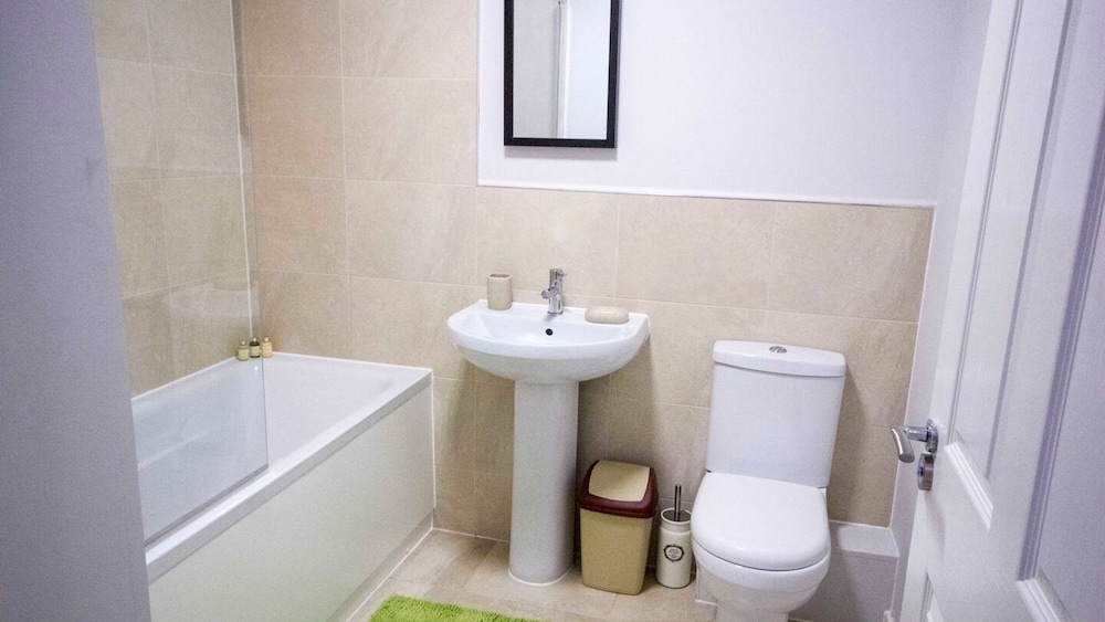 Stayzo Self Catering Accommodation 3 -bradford UK