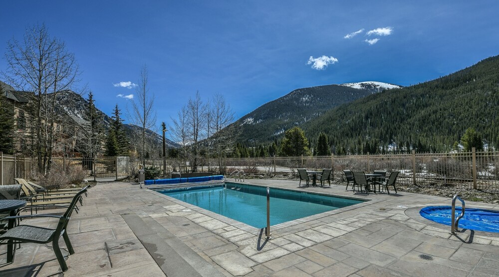 Red Hawk Lodge 2297