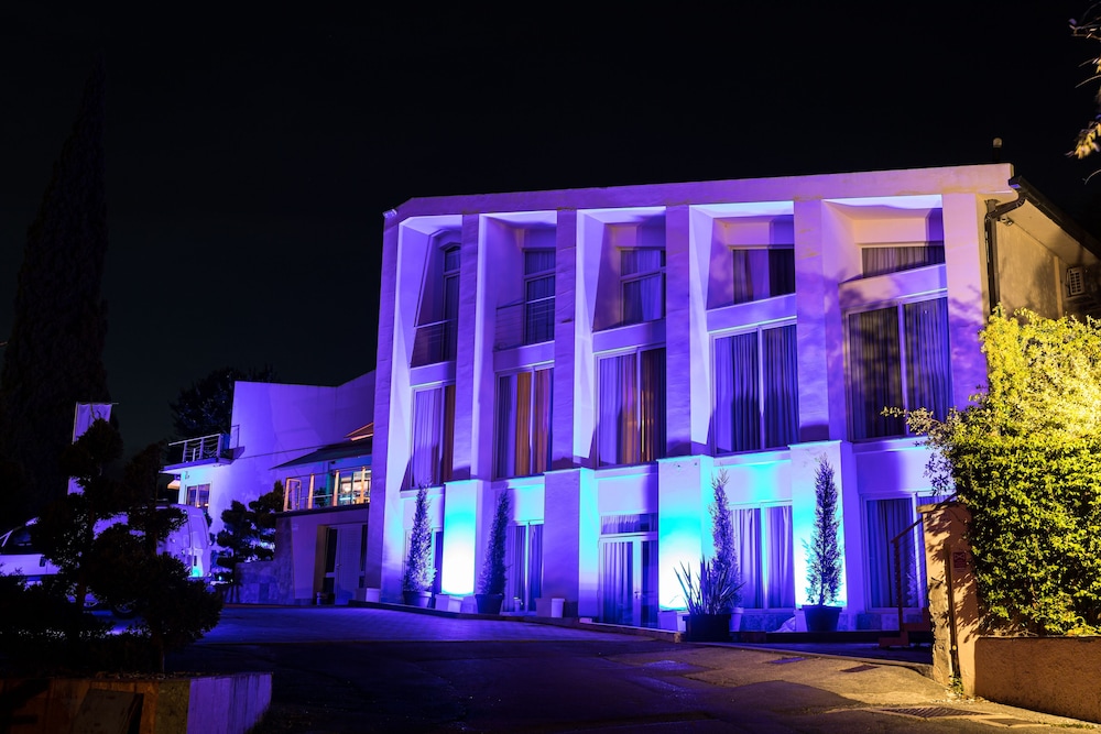 La Villa Resort