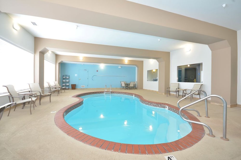Farmington Vacations - Holiday Inn Express Suites Farmington, an IHG Hotel - Property Image 3