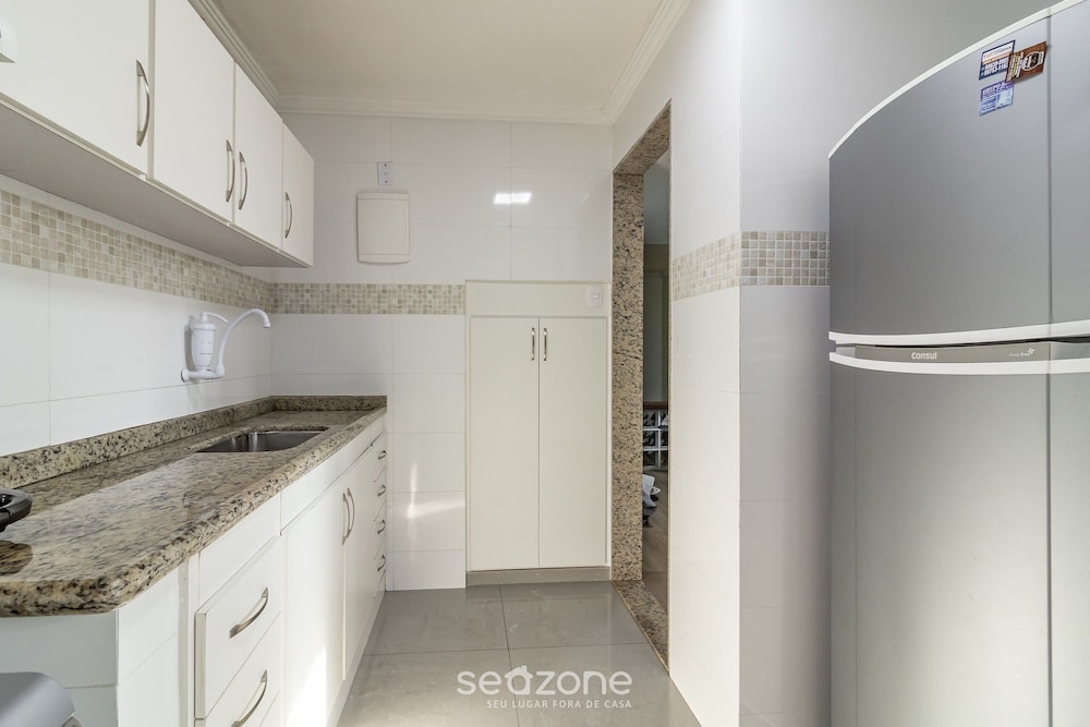 Spacious House 300m From Praia do Pero - Vvp0027
