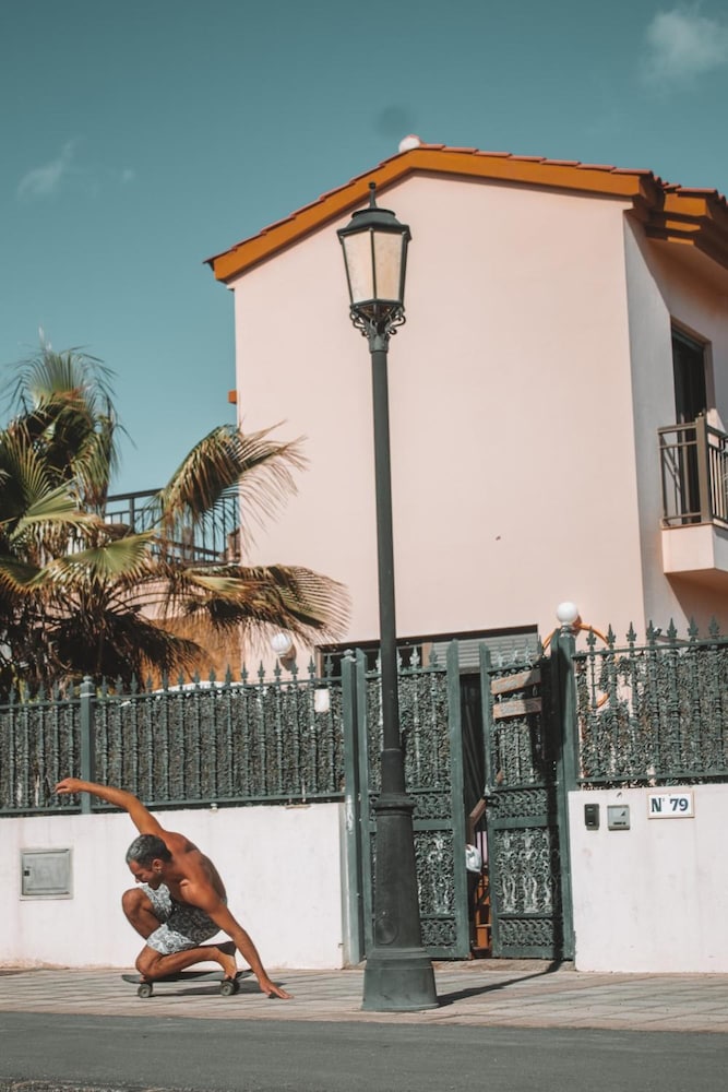 International Surf School & Camp - Hostel