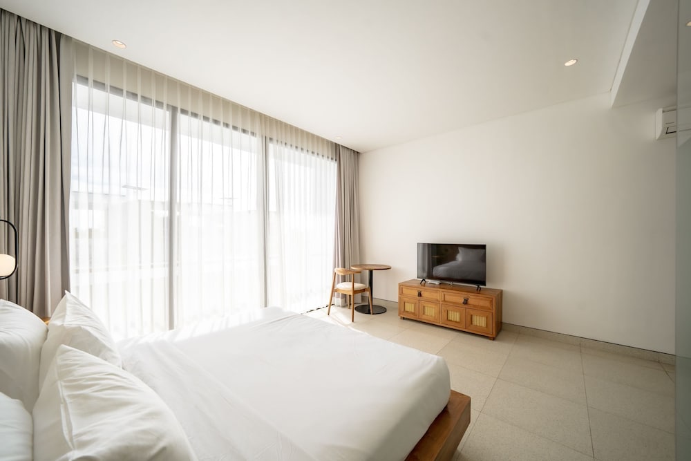 RHYS Villa Pererenan