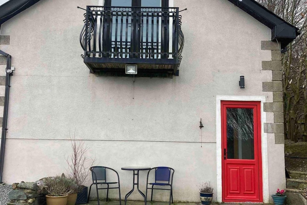 Peace Apartment With Views Near Gorey