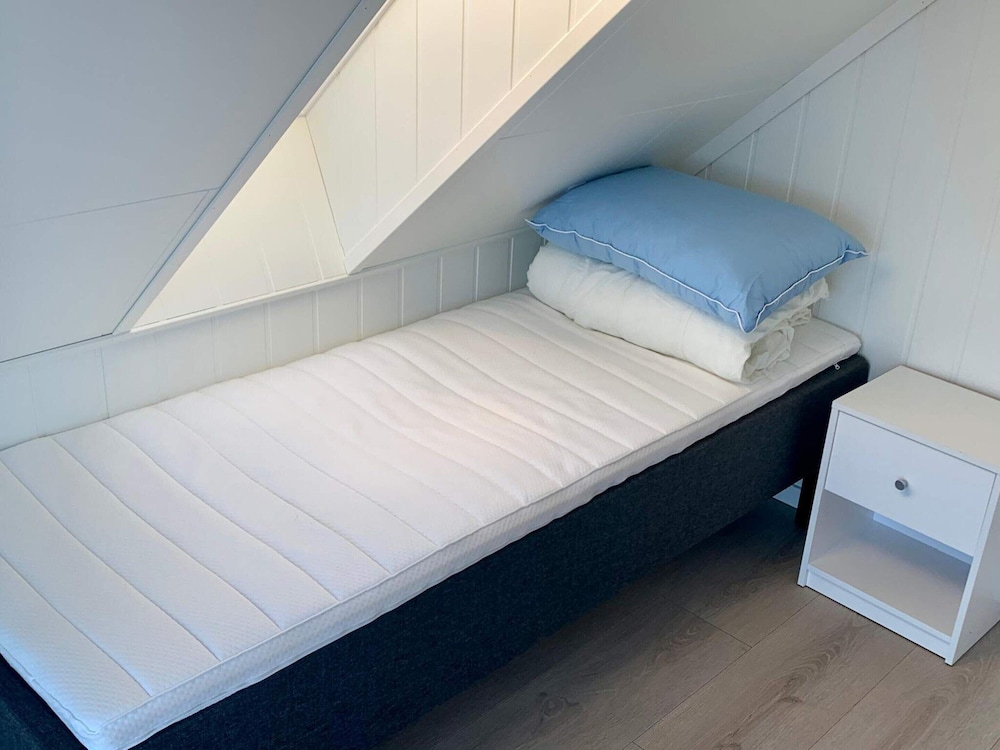 7 Person Holiday Home in Urangsvag view 3