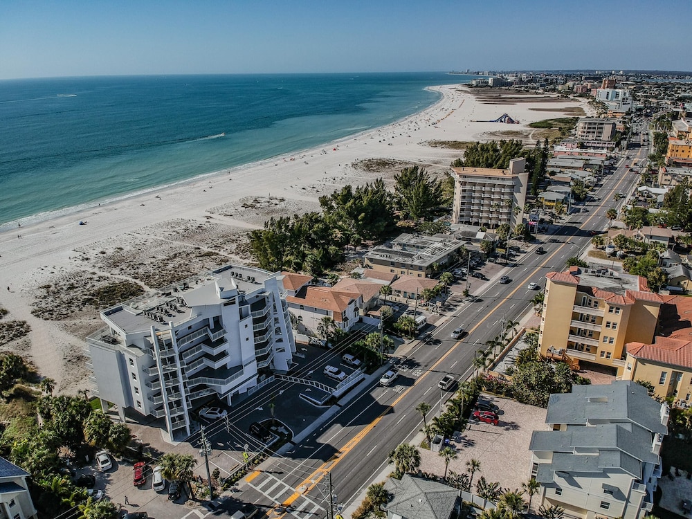 Oceana 301 East
