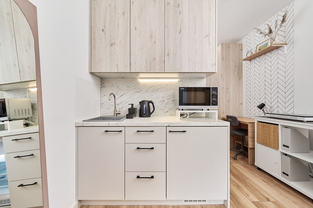 Studio Wrocław Fabryczna by Renters view 2