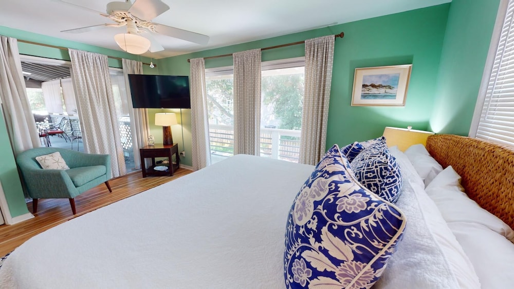 6 7th Street by Tybee Vacation Rentals