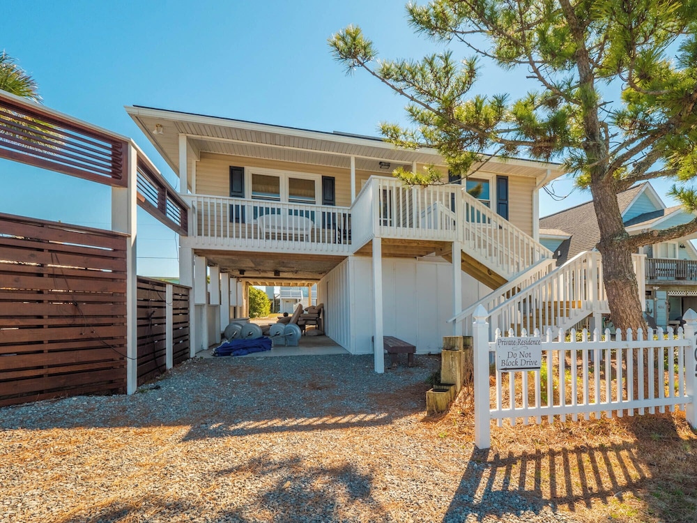 Little Bird by Topsail Realty