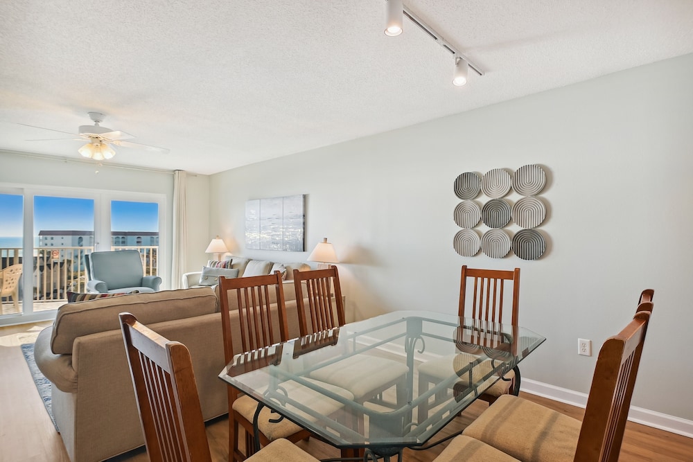 Seacrest 702 is a Gulfview 2 BR on Okaloosa Island by RedAwning view 5