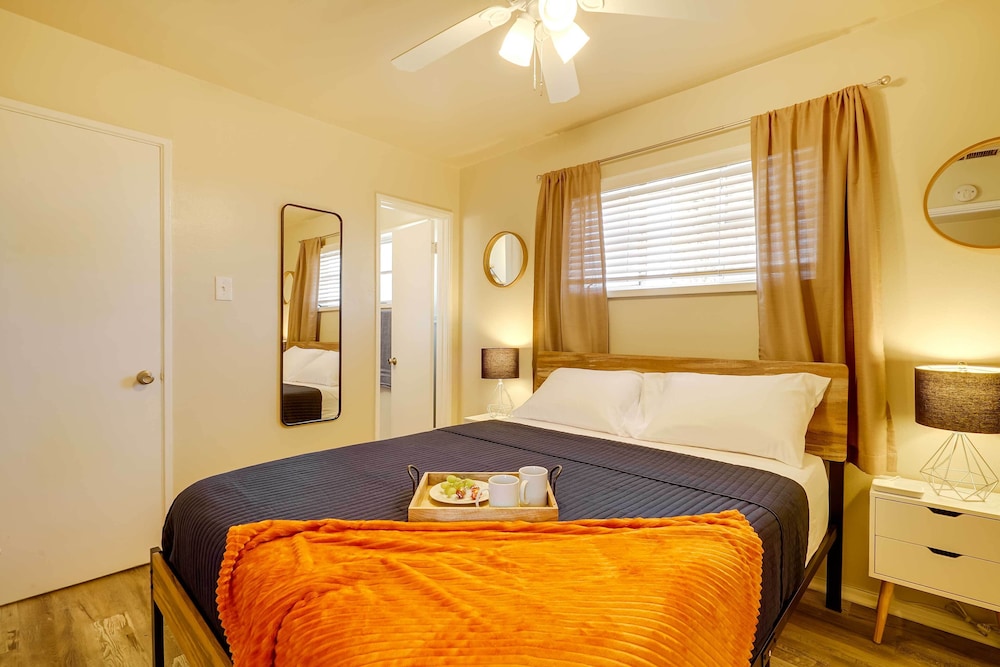 Idyllic El Paso Retreat ~ 6 Mi to Downtown! view 4